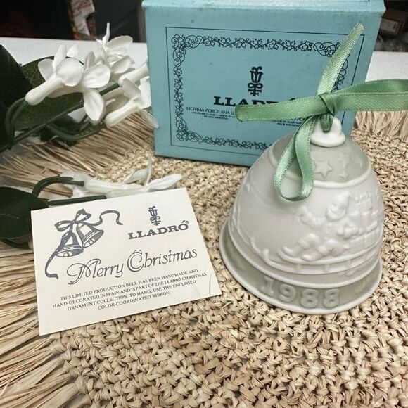 LLADRO Annual Christmas Bell Ornament Collection Vintage Circa 1988 RARE W/ Box - Picture 1 of 6